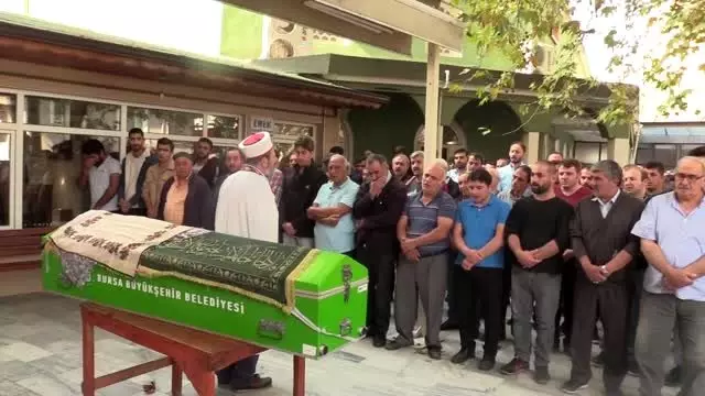 Niğde'deki kazada ölen öğrencinin cenazesi defnedildi Niğde'deki kazada ölen öğrencinin cenazesi defnedildi