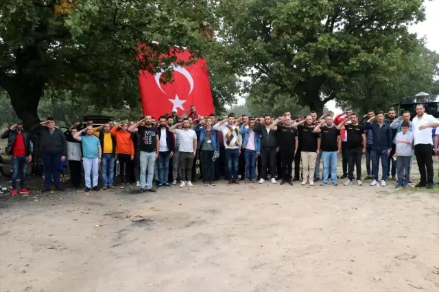 Otomobil tutkunların Barış Pınarı Harekatı'na destek Otomobil tutkunların Barış Pınarı Harekatı'na destek
