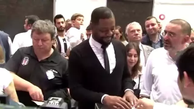 Pascal Nouma: 'İlk defa bir seçime katılıyorum' Pascal Nouma: 'İlk defa bir seçime katılıyorum'