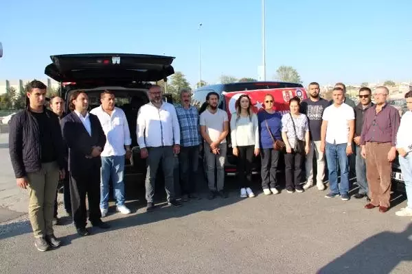 Profesyonel taşıyıcılardan Barış Pınarı'na destek konvoyu Profesyonel taşıyıcılardan Barış Pınarı'na destek konvoyu