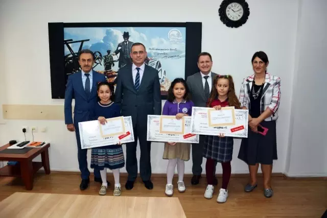 Resim yarışmasında dereceye giren öğrenciler ödüllendirildi