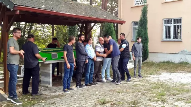 Sakarya'da nehre düşen kişi defnedildi