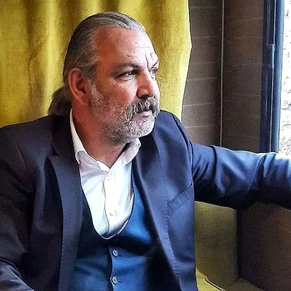 Sanatçı Sedat Erdiş'ten kargo şirketine 'fındık' tepkisi Sanatçı Sedat Erdiş'ten kargo şirketine 'fındık' tepkisi