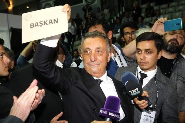 Son Dakika: Beşiktaş'ın yeni başkanı Ahmet Nur Çebi oldu!