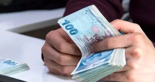 Memurun fazla mesai ücreti arttı: 13 kuruş artışla 2 lira 26 kuruşa yükseldi Memurun fazla mesai ücreti arttı: 13 kuruş artışla 2 lira 26 kuruşa yükseldi
