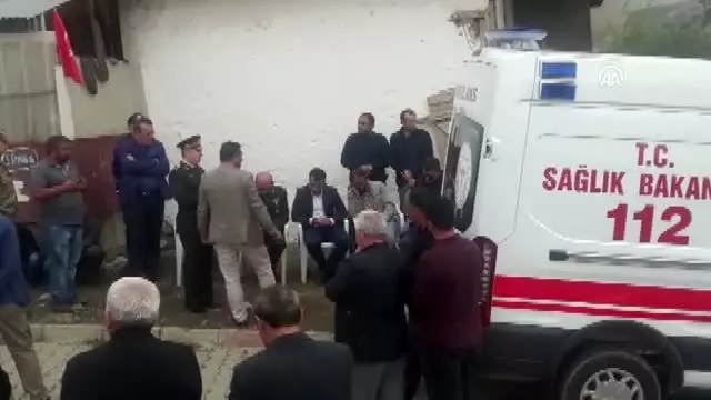 Tel Abyad'da şehit olan askerin ailesine acı haber verildi Tel Abyad'da şehit olan askerin ailesine acı haber verildi