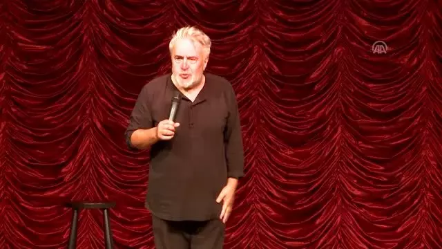 Uğur Yücel, 'Azınlıkta Kaldık' ile ilgi görmeye devam ediyor Uğur Yücel, 'Azınlıkta Kaldık' ile ilgi görmeye devam ediyor