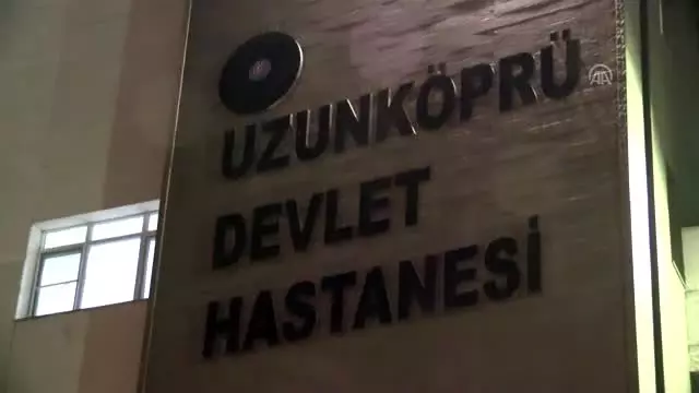 Yunanistan'ın yaralı düzensiz göçmenleri zorla Türkiye'ye gönderdiği iddiası Yunanistan'ın yaralı düzensiz göçmenleri zorla Türkiye'ye gönderdiği iddiası