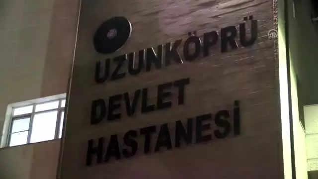 Yunanistan'ın yaralı düzensiz göçmenleri zorla Türkiye'ye gönderdiği iddiası Yunanistan'ın yaralı düzensiz göçmenleri zorla Türkiye'ye gönderdiği iddiası