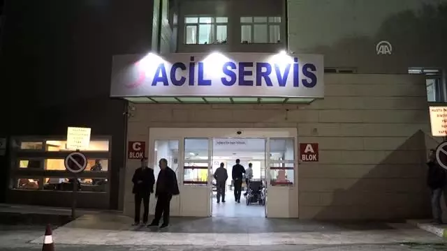 Yunanistan'ın yaralı düzensiz göçmenleri zorla Türkiye'ye gönderdiği iddiası Yunanistan'ın yaralı düzensiz göçmenleri zorla Türkiye'ye gönderdiği iddiası