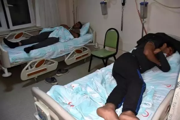 Yunanistan, yaralı 22 kaçak göçmeni 'geri itme' yöntemiyle Türkiye'ye gönderdiği iddiası Yunanistan, yaralı 22 kaçak göçmeni 'geri itme' yöntemiyle Türkiye'ye gönderdiği iddiası