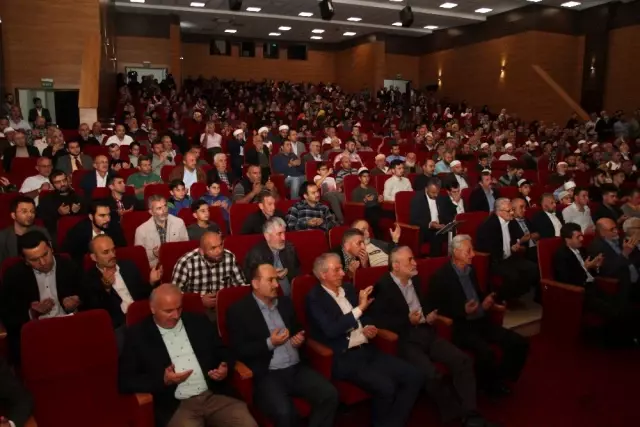Zavendikli Mustafa Yıldız Hocaefendi Rize'de anıldı Zavendikli Mustafa Yıldız Hocaefendi Rize'de anıldı