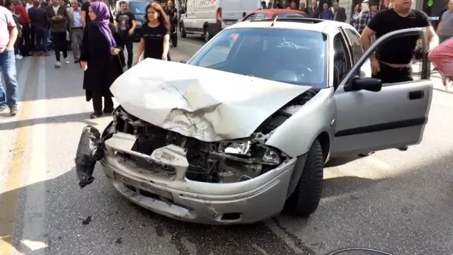 75 metre sürüklenen motosikletlinin imdadına yoldan geçen doktor koştu 75 metre sürüklenen motosikletlinin imdadına yoldan geçen doktor koştu