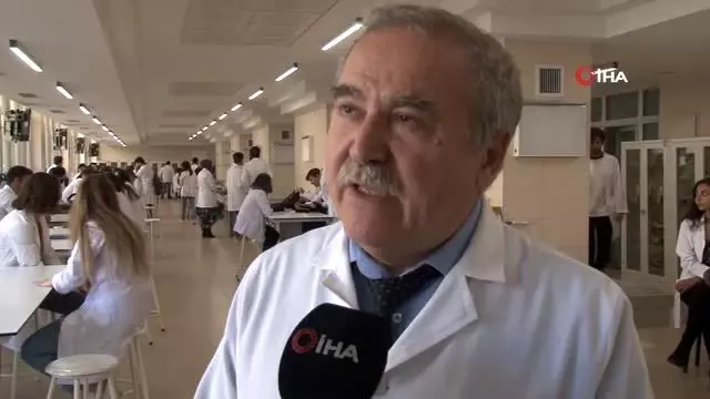 8 yıllık kadavra törenle toprağa verildi 8 yıllık kadavra törenle toprağa verildi