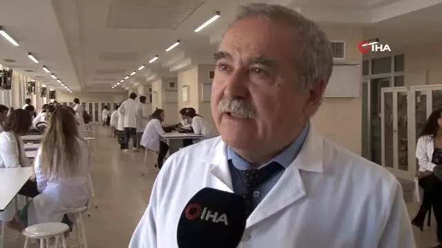 8 yıllık kadavra törenle toprağa verildi 8 yıllık kadavra törenle toprağa verildi