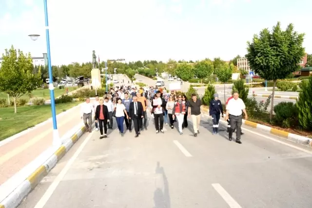 Adıyaman Üniversitesinde sağlıklı yaşam yürüyüşü yapıldı Adıyaman Üniversitesinde sağlıklı yaşam yürüyüşü yapıldı