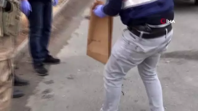 Adres sormak için kamyondan inen sürücü canından oldu