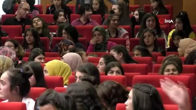 Ahika, organizasyonunda fabrikatörler mesleki tecrübelerini anlattı Ahika, organizasyonunda fabrikatörler mesleki tecrübelerini anlattı