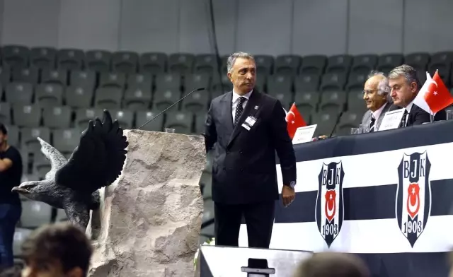 Beşiktaş'ın yeni başkanı Ahmet Nur Çebi, ödemeleri yapıp Ümraniye'ye gidecek! Beşiktaş'ın yeni başkanı Ahmet Nur Çebi, ödemeleri yapıp Ümraniye'ye gidecek!