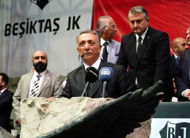 Ahmet Nur Çebi kolları sıvadı Ahmet Nur Çebi kolları sıvadı