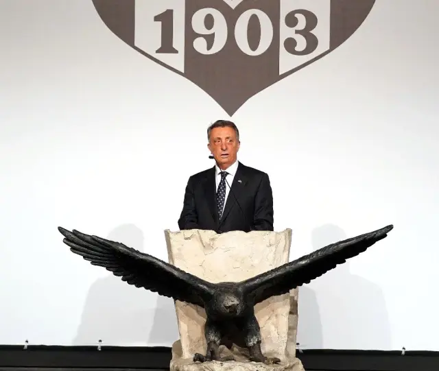 Ahmet Nur Çebi mazbatasını aldı Ahmet Nur Çebi mazbatasını aldı