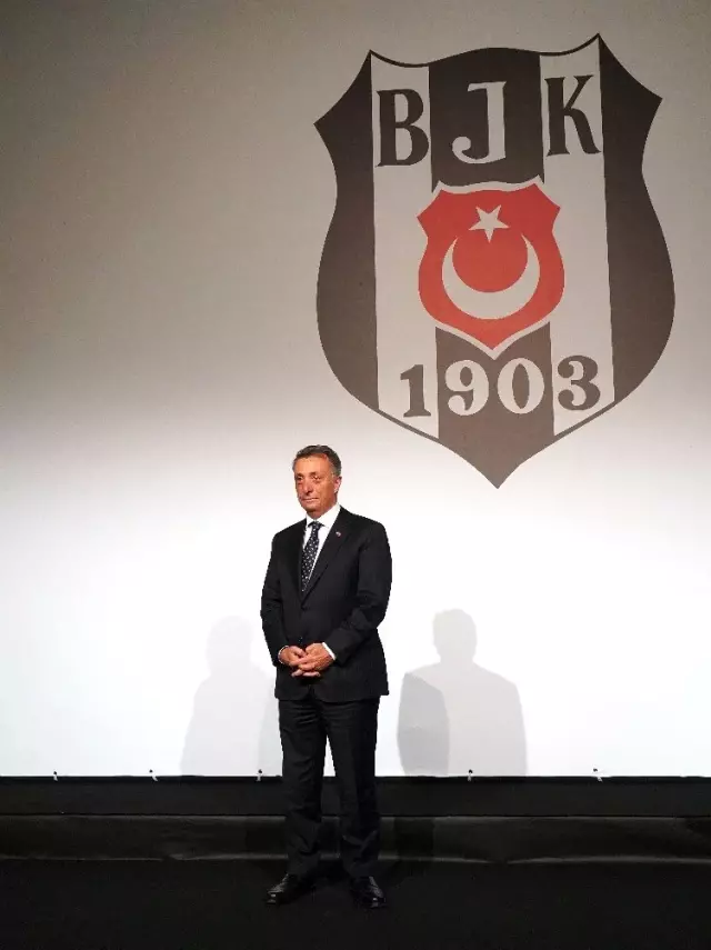 Ahmet Nur Çebi mazbatasını aldı Ahmet Nur Çebi mazbatasını aldı