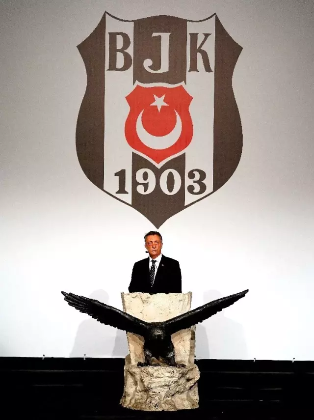 Ahmet Nur Çebi mazbatasını aldı Ahmet Nur Çebi mazbatasını aldı