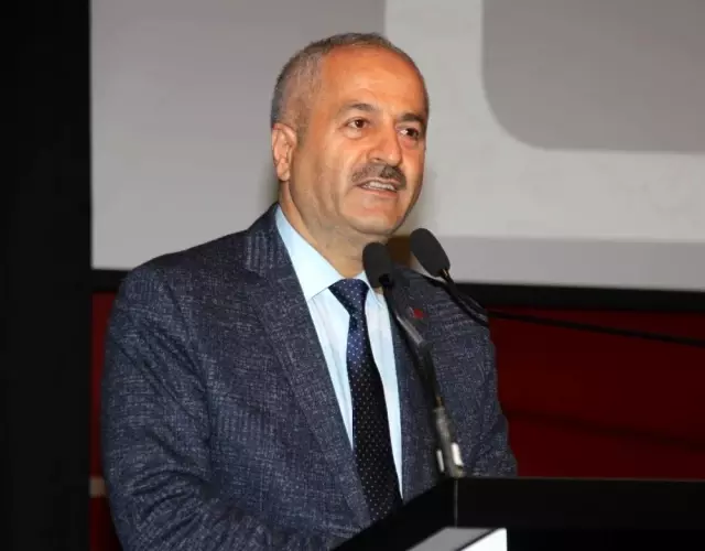 Aliya İzzetbegoviç Gebze'de anıldı Aliya İzzetbegoviç Gebze'de anıldı