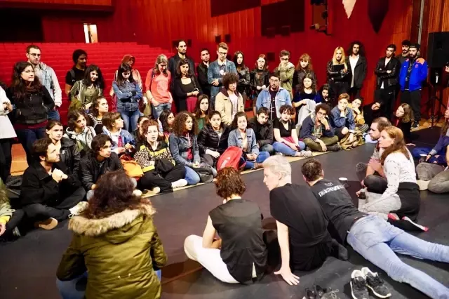 Anadolu Üniversitesi Uluslararası Tiyatro Festivali'ne yoğun ilgi Anadolu Üniversitesi Uluslararası Tiyatro Festivali'ne yoğun ilgi