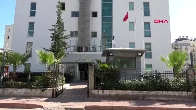 Antalya 400 bin liralık hırsızlığın kar maskeli şüphelisi yakalandı Antalya 400 bin liralık hırsızlığın kar maskeli şüphelisi yakalandı