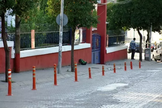 Aydın'da askeri bina önünde bomba paniği Aydın'da askeri bina önünde bomba paniği