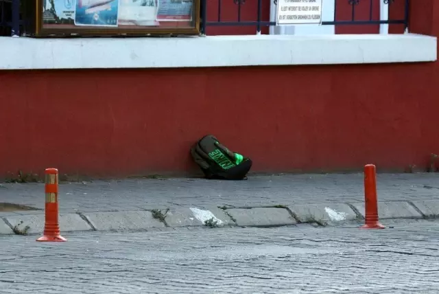Aydın'da askeri bina önünde bomba paniği Aydın'da askeri bina önünde bomba paniği