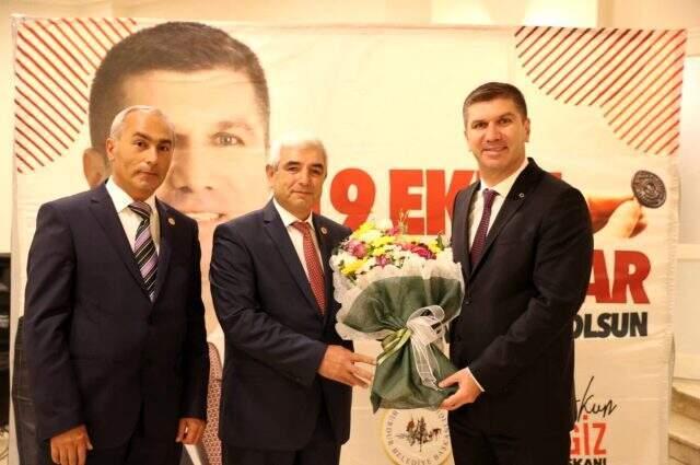 Başkandan muhtarlara tabut hediyesi