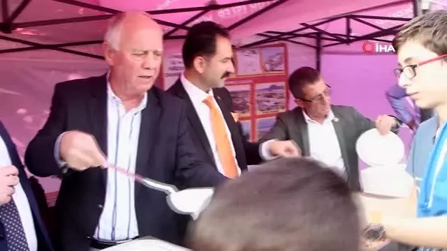 Beylikdüzü'nde 10 bin kişilik mantı dağıtıldı Beylikdüzü'nde 10 bin kişilik mantı dağıtıldı