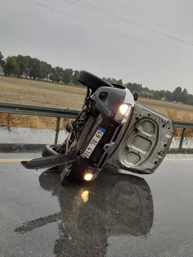 Bitlis'te trafik kazası: 3 yaralı Bitlis'te trafik kazası: 3 yaralı