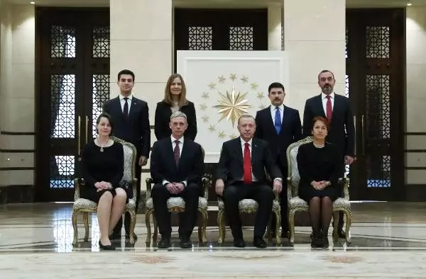 Büyükelçilerden Cumhurbaşkanı Erdoğan'a güven mektubu Büyükelçilerden Cumhurbaşkanı Erdoğan'a güven mektubu