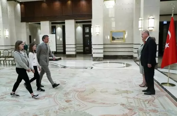 Büyükelçilerden Cumhurbaşkanı Erdoğan'a güven mektubu Büyükelçilerden Cumhurbaşkanı Erdoğan'a güven mektubu