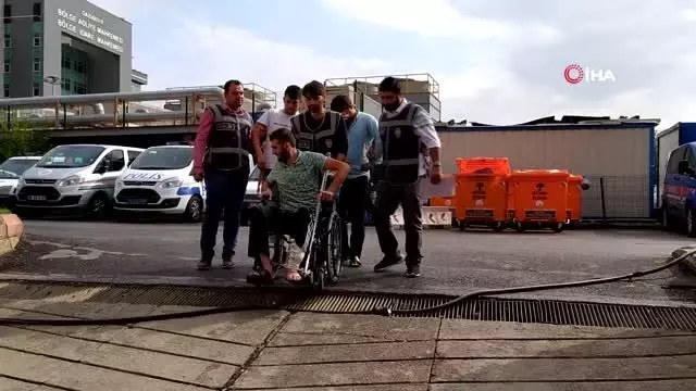 Çaldıkları aracı parçalamak üzereyken yakalanan 3 şahıs adliyeye sevk edildi Çaldıkları aracı parçalamak üzereyken yakalanan 3 şahıs adliyeye sevk edildi