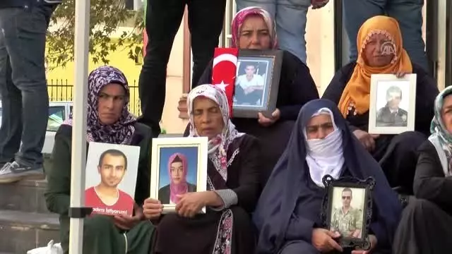 'Çocuklarımızı almadan buradan gitmeyeceğiz' 'Çocuklarımızı almadan buradan gitmeyeceğiz'