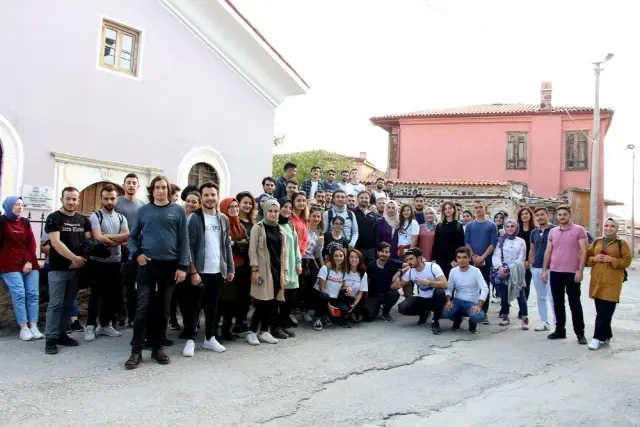 Coğrafya bölümü öğrencileri, Kula Jeoparkı'nı yerinde inceledi Coğrafya bölümü öğrencileri, Kula Jeoparkı'nı yerinde inceledi