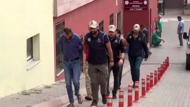 DEAŞ operasyonunda gözaltına alınan 3 kişi adliyeye sevk edildi DEAŞ operasyonunda gözaltına alınan 3 kişi adliyeye sevk edildi
