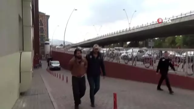 DEAŞ operasyonunda gözaltına alınan 3 kişi adliyeye sevk edildi DEAŞ operasyonunda gözaltına alınan 3 kişi adliyeye sevk edildi