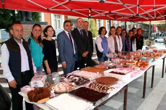 Devrek Hamidiye Anadolu Lisesi'nden kermes