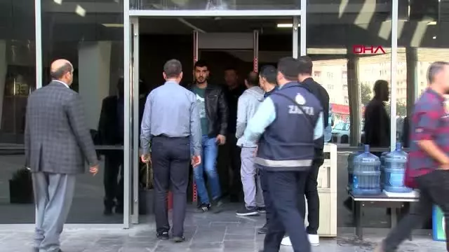 Diyarbakır'da hdp'li belediyelere terör operasyonu Diyarbakır'da hdp'li belediyelere terör operasyonu