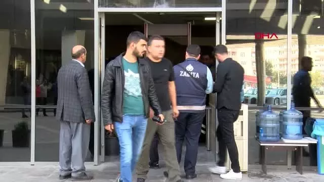 Diyarbakır'da hdp'li belediyelere terör operasyonu Diyarbakır'da hdp'li belediyelere terör operasyonu