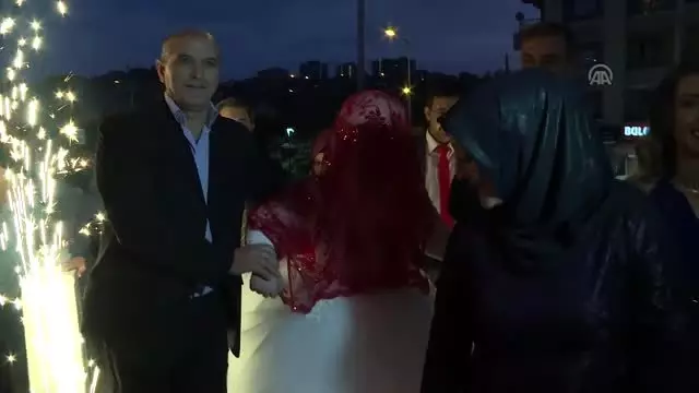 Down sendromlu Rabia'nın 'gelinlik' hayali gerçek oldu Down sendromlu Rabia'nın 'gelinlik' hayali gerçek oldu