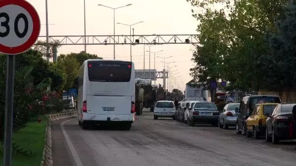 El Bab bölgesine askeri sevkiyat El Bab bölgesine askeri sevkiyat