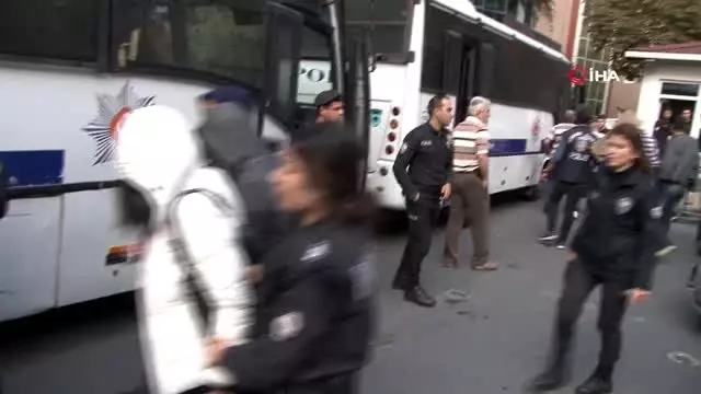 Emlak dolandırıcıları adliyeye sevk edildi Emlak dolandırıcıları adliyeye sevk edildi