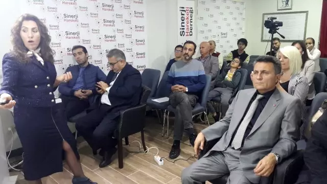 Eskişehirli eczacı Fatımatüzzehra Kıraç'tan 'Uyuşturucuyla Mücadele' konferansı Eskişehirli eczacı Fatımatüzzehra Kıraç'tan 'Uyuşturucuyla Mücadele' konferansı