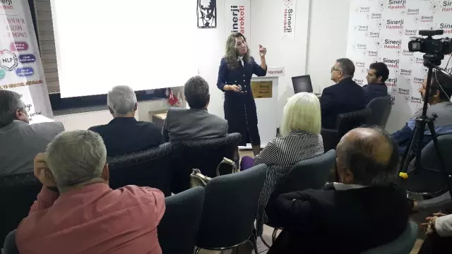 Eskişehirli eczacı Fatımatüzzehra Kıraç'tan 'Uyuşturucuyla Mücadele' konferansı Eskişehirli eczacı Fatımatüzzehra Kıraç'tan 'Uyuşturucuyla Mücadele' konferansı